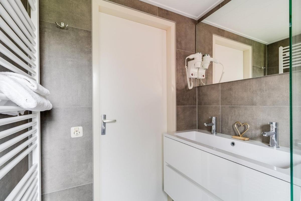 Kleine Zanglijster I Prachtig Huisje Nabij Bosrand Zwiggelte エクステリア 写真